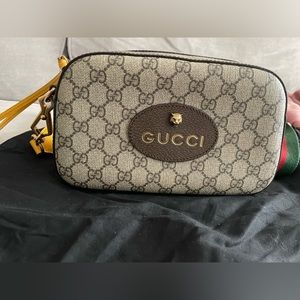 Gucci Neo Vintage GG Supreme Messenger Bag